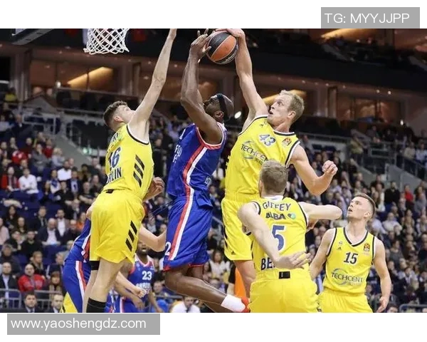 伊拉克与加拿大在琼斯杯的激烈对决展现篮球魅力与国际友谊 伊拉克与加拿大在琼斯杯的激烈对决展现篮球魅力与国际友谊