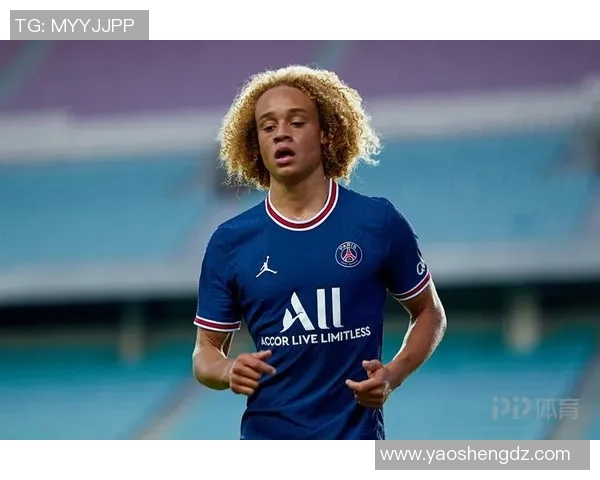 哈维西蒙斯：新星崛起，足球场上的未来之星与传奇之路